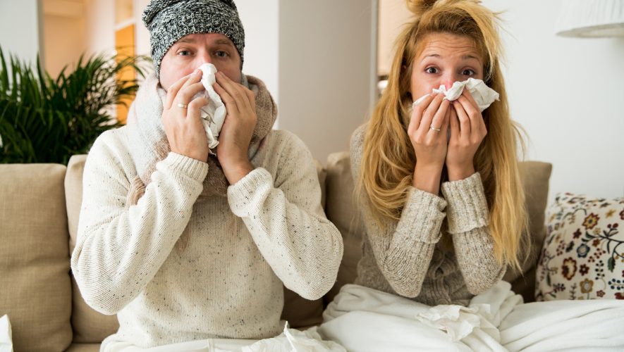 Šmrcanje, grlobolja i promuklost mogu se ublažiti čajem ili inhalacijom