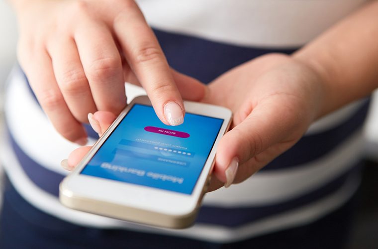 plava svjetlost iz mobitela može biti jednako štetna kao UV zračenje