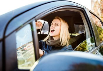 Pjevanje u automobilu poboljšava zdravlje