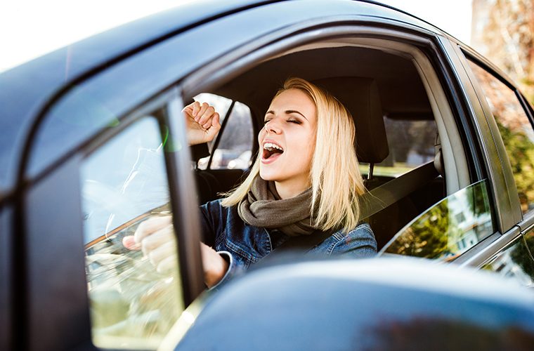 Pjevanje u automobilu poboljšava zdravlje