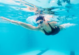 Plivanje je zdravo! Iskoristite vodu za ublažavanje bolova u leđima