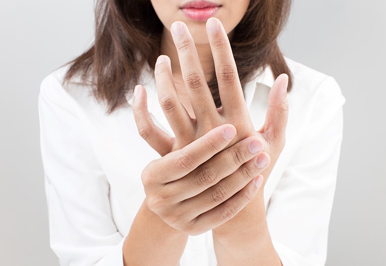 Uzroci bolova u udubljenju velike prste