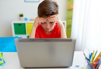 kratkovidnost kod djece racunalo mobitel tablet sindrom kompjuterskog vida