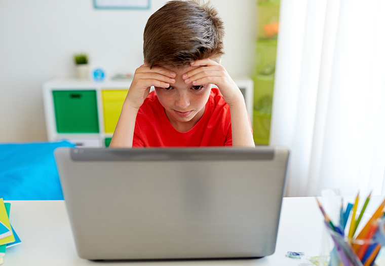 kratkovidnost kod djece racunalo mobitel tablet sindrom kompjuterskog vida