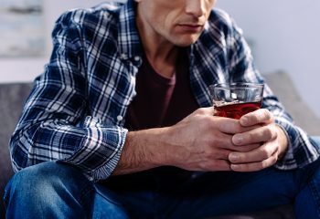 alkoholizam lijecenje konzumacija alkohola ovisnost alkoholicari pomoc
