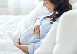 cuvanje trudnoce strogo mirovanje trudnoca rizicna trudnoca komplikacije
